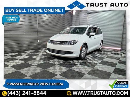 2020 Chrysler Voyager SE