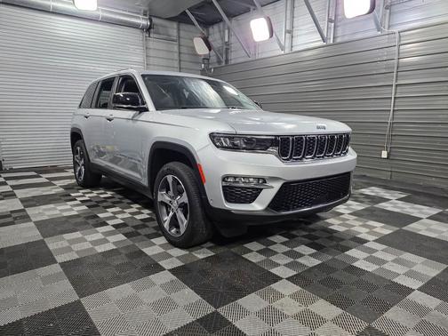 2023 Jeep Grand Cherokee 4xe Base