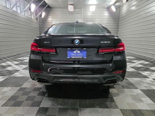 2023 BMW 540 i xDrive