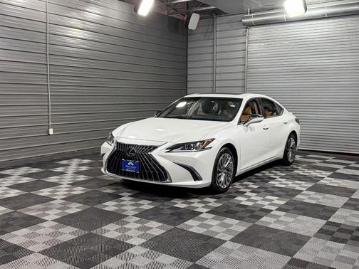 2023 Lexus ES 300h Luxury