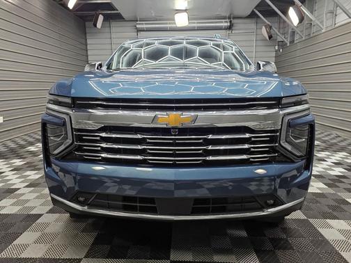 Lakeshore Blue Metallic 2025 Chevrolet Suburban Premier
