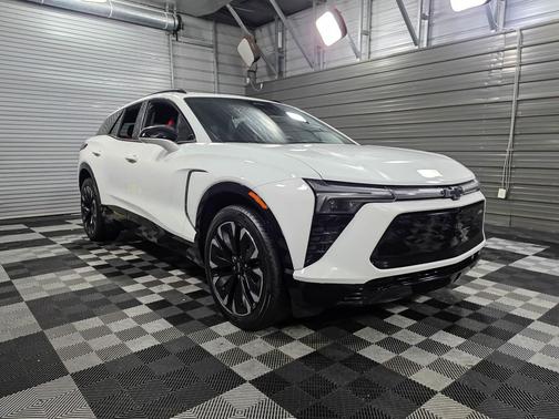 Summit White 2024 Chevrolet Blazer EV eAWD RS