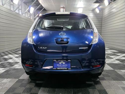 2016 Nissan Leaf SL Electric Hatchback w/Premium Pkg