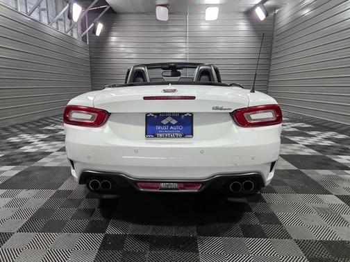 2019 FIAT 124 Spider Base