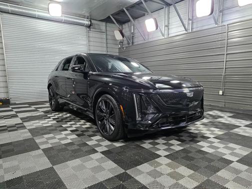 2025 Cadillac LYRIQ V
