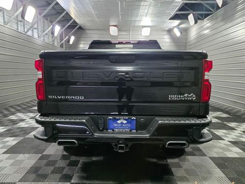 Black 2019 Chevrolet Silverado 1500 High Country