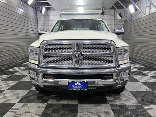2017 RAM 3500 Laramie 4WD Crew Cab Dually 8FT Bed Cummins Diesel Pickup Truck