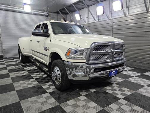 2017 RAM 3500 Laramie 4WD Crew Cab Dually 8FT Bed Cummins Diesel Pickup Truck