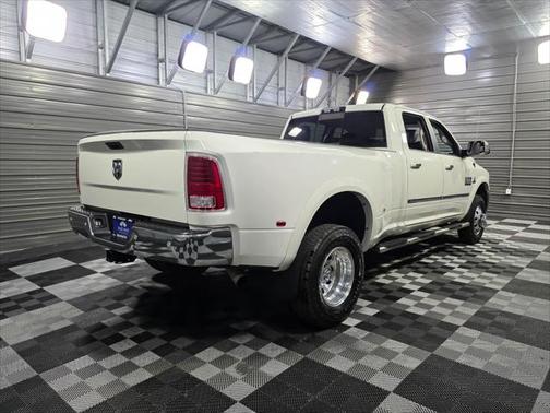 2017 RAM 3500 Laramie 4WD Crew Cab Dually 8FT Bed Cummins Diesel Pickup Truck