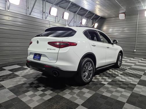 2022 Alfa Romeo Stelvio Sprint