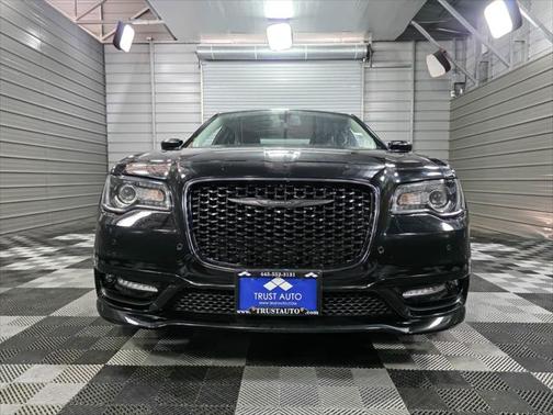 2023 Chrysler 300 Touring