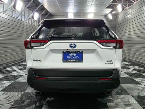 2022 Toyota RAV4 Hybrid XLE