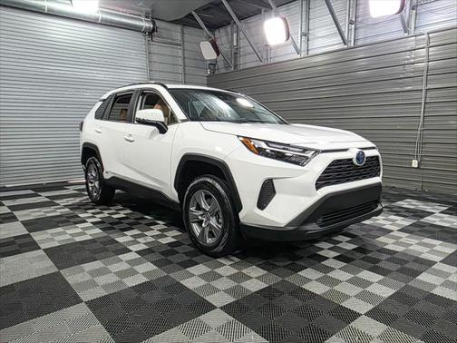 2022 Toyota RAV4 Hybrid XLE