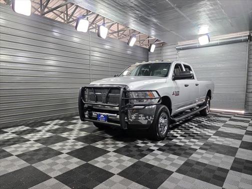 2017 RAM 3500 Tradesman Crew Cab 4x4 8' Box