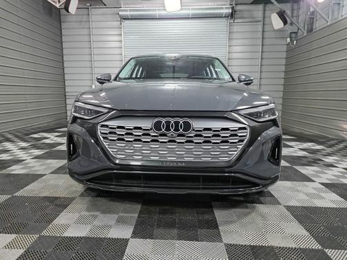 2024 Audi Q8 e-tron Prestige