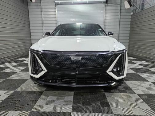 2024 Cadillac LYRIQ V