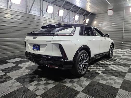 2024 Cadillac LYRIQ V