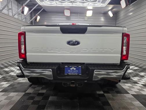 Oxford White 2023 Ford F-350 XL