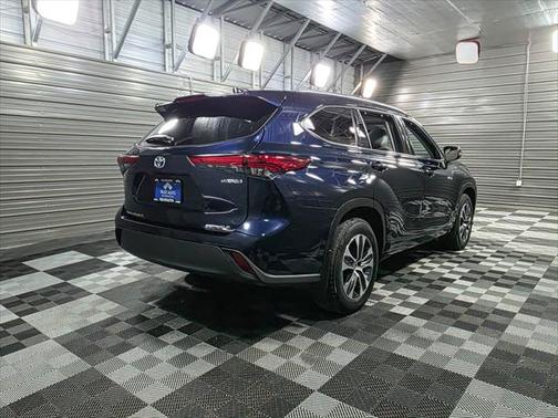 2021 Toyota Highlander Hybrid XLE