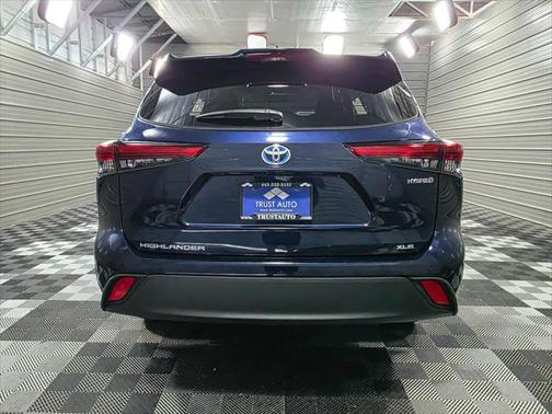 2021 Toyota Highlander Hybrid XLE