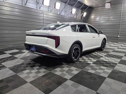 2025 Kia K4 EX 4-Door Sedan
