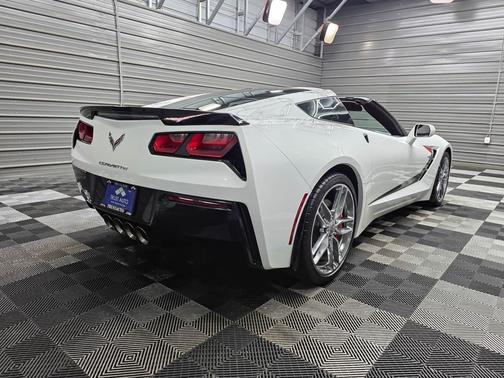 Arctic White 2019 Chevrolet Corvette Stingray