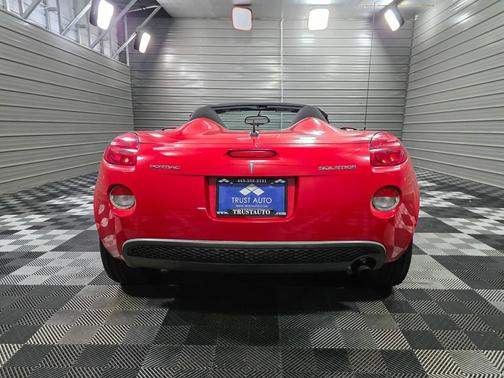 2008 Pontiac Solstice 5-Speed Manual Soft-Top Convertible