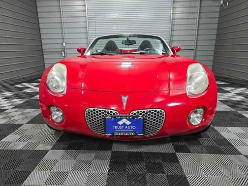 2008 Pontiac Solstice 5-Speed Manual Soft-Top Convertible