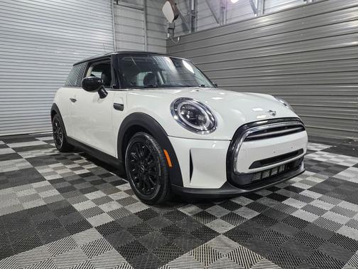 Nanuq White Metallic 2023 MINI Hardtop Cooper