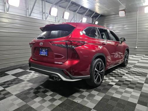 2022 Toyota Highlander XSE