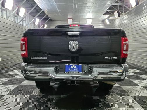 2022 RAM 2500 Laramie 4WD Crew Cab 6.7L Cummins Turbo Diesel Pickup Truck