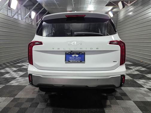 2023 Kia Telluride LX AWD 8-Passenger SUV