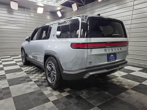 2026 Rivian R1S Dual Motor Standard Pack