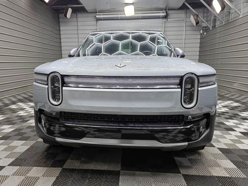 2026 Rivian R1S Dual Motor Standard Pack