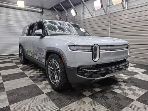 2026 Rivian R1S Dual Motor Standard Pack