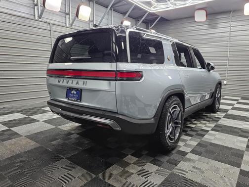2026 Rivian R1S Dual Motor Standard Pack