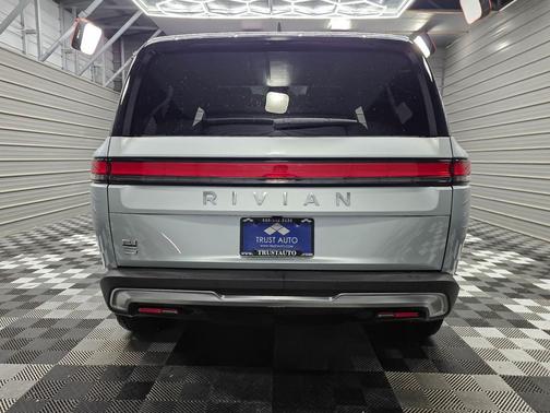 2026 Rivian R1S Dual Motor Standard Pack