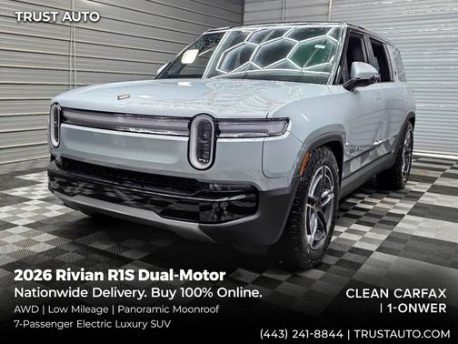 LA Silver 2026 Rivian R1S Dual-Motor AWD 7-Passenger Electric Luxury SUV