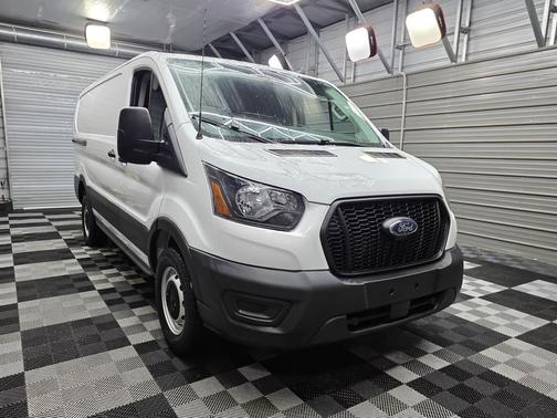 Oxford White 2024 Ford Transit-250 Base