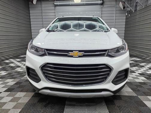 Summit White 2020 Chevrolet Trax LT