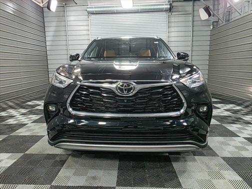 2025 Toyota Highlander Platinum AWD 7-Passenger SUV