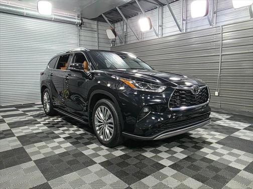 2025 Toyota Highlander Platinum AWD 7-Passenger SUV