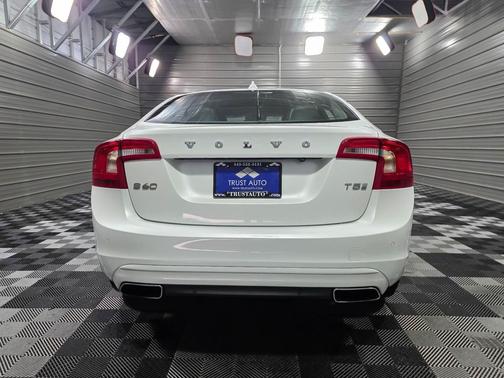 2017 Volvo S60 Inscription T5 Platinum