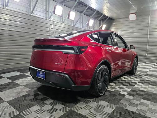 2026 Tesla Model Y Long Range AWD Electric SUV w/Full Self-Driving Capability