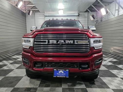 2019 RAM 3500 Laramie 4WD SRW Crew Cab Cummins Diesel Pickup Truck w/Level 2 Equipment Group