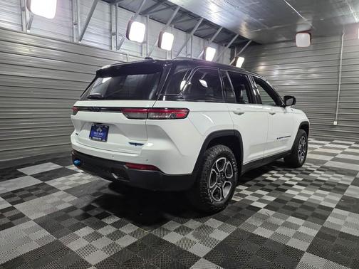 2022 Jeep Grand Cherokee 4xe Trailhawk