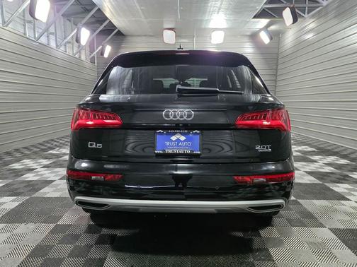 2018 Audi Q5 2.0T Premium Plus