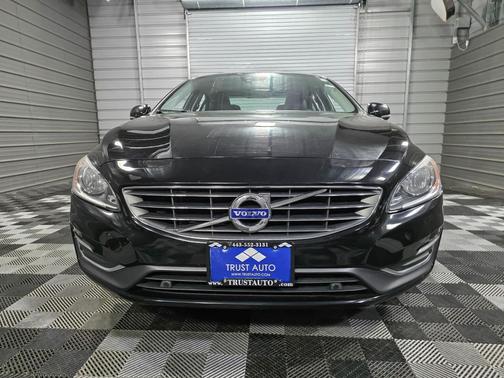 Onyx Black Metallic 2017 Volvo S60 Inscription T5