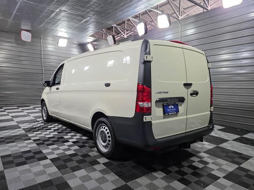2020 Mercedes-Benz Metris Base