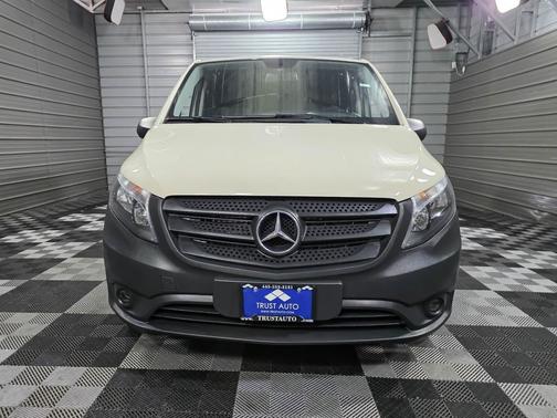 2020 Mercedes-Benz Metris Base